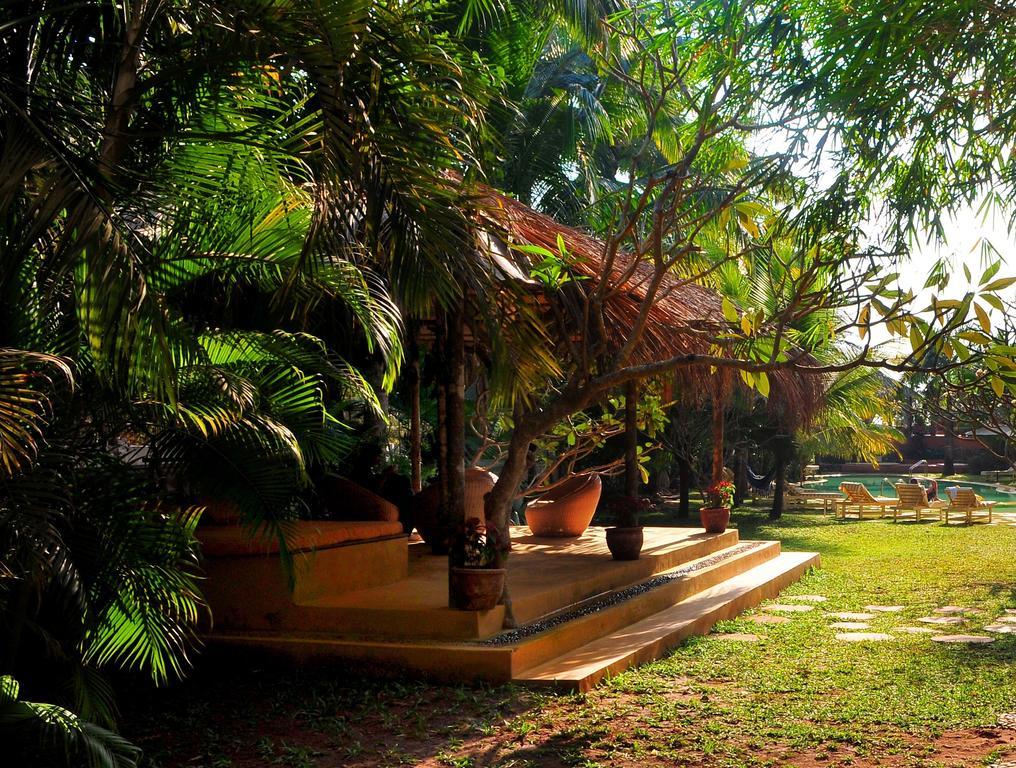 Hotel The Clematis Candolim Esterno foto