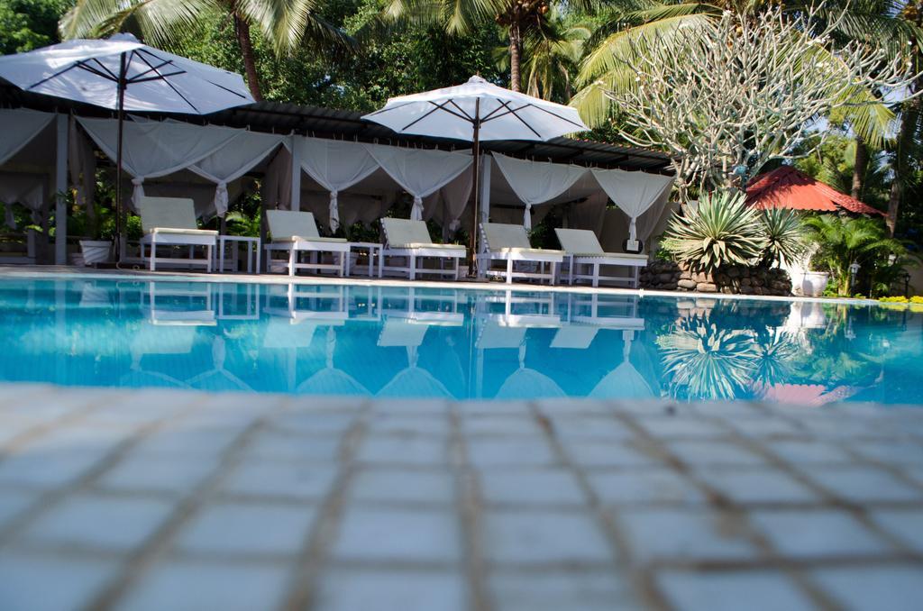 Hotel The Clematis Candolim Esterno foto